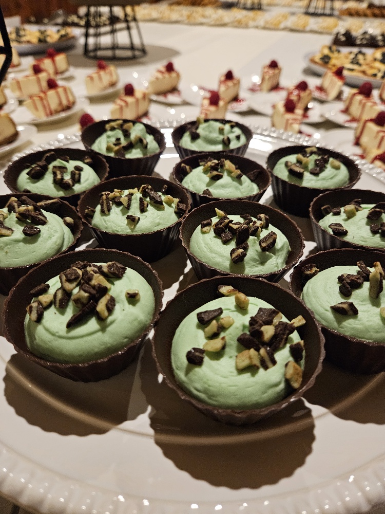 Grasshopper dessert cups